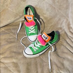 ✨CONVERSE✨ lime green low top converse !!
